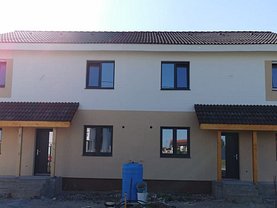 Casa de vânzare 4 camere, în Dumbrăviţa