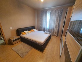 Casa de vânzare 7 camere, în Dumbrăviţa