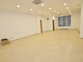 Vânzare spaţiu comercial