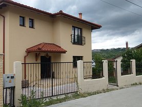 Casa de vânzare 5 camere, în Cluj-Napoca, zona Manastur