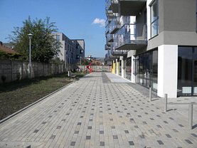 Vânzare spaţiu comercial