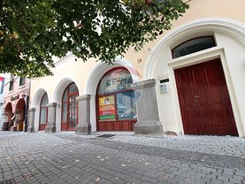 Închiriere spaţiu comercial