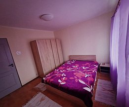 Apartament de închiriat 3 camere, în Constanţa, zona Far