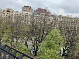 Apartament de vânzare 3 camere, în Bucureşti, zona Unirii
