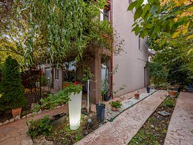 Casa de vânzare 6 camere, în Dobroeşti