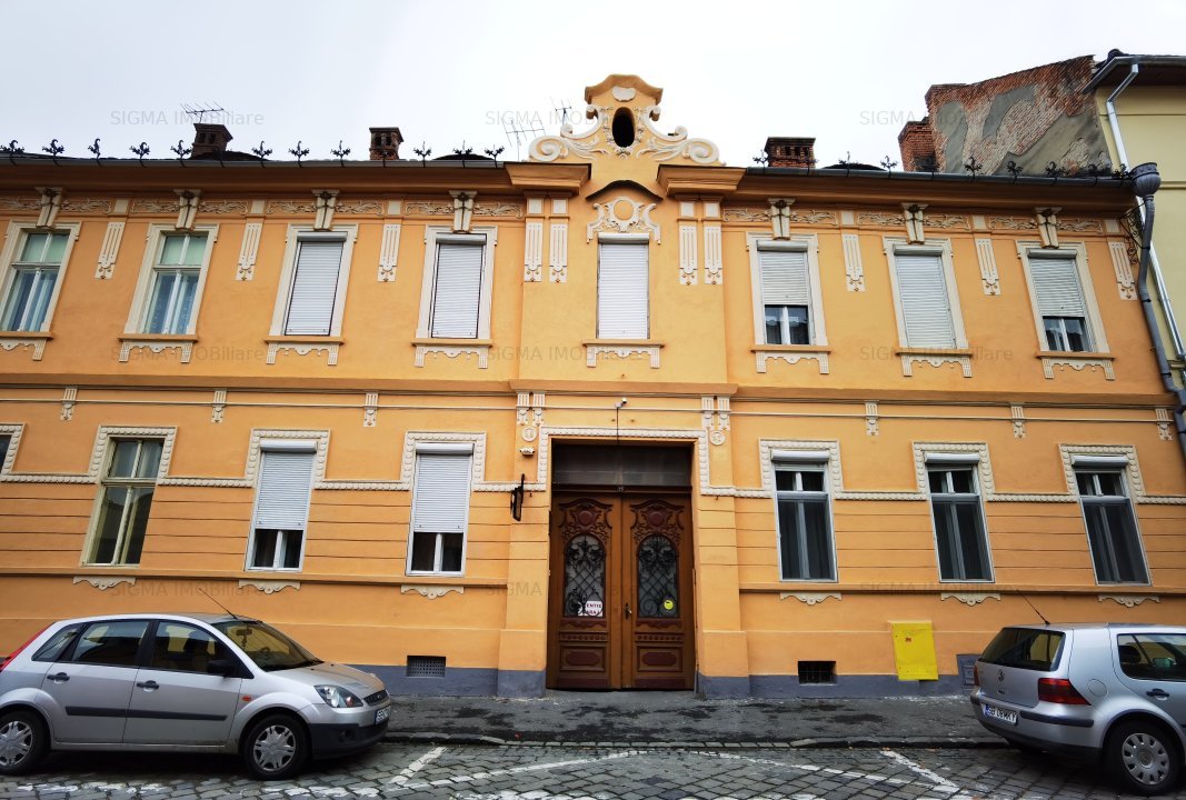 Apartament spatios 4 camere si Garsoniera Centru Istoric Sibiu - imaginea 1