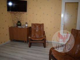 Apartament de vânzare 3 camere, în Craiova, zona Sărari