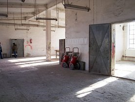 Vânzare spaţiu industrial