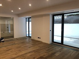 Apartament de vânzare 3 camere, în Bucureşti, zona Aviatorilor