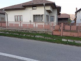 Casa de vânzare 6 camere, în Izvoarele