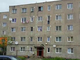 Apartament de vânzare 3 camere în Petrosani, Sud