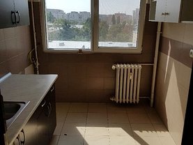 Apartament de vânzare 3 camere, în Bucureşti, zona Titan