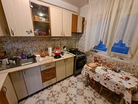 Apartament de vânzare 3 camere, în Bucureşti, zona Giurgiului