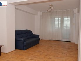 Apartament de vânzare 3 camere, în Botosani, zona Central