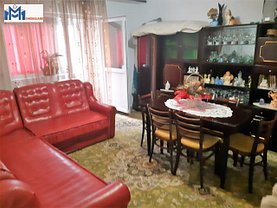Apartament de vânzare 4 camere, în Botosani, zona Sud-Vest