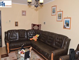 Apartament de vânzare 3 camere, în Sat Nou