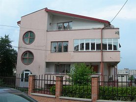 Casa de vânzare 20 camere, în Botosani, zona Central