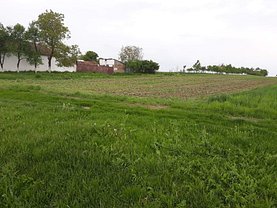 Teren agricol de vânzare, în Chesint