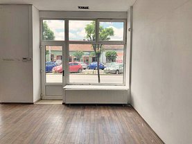 Închiriere spaţiu comercial