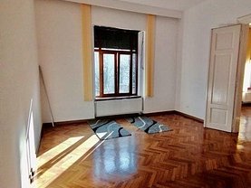 Închiriere spaţiu comercial