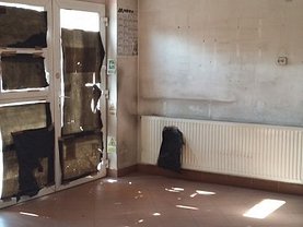 Vânzare spaţiu comercial