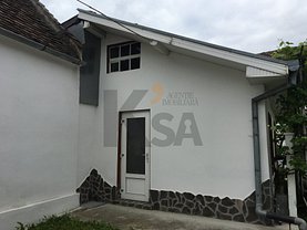 Casa de închiriat 9 camere, în Cristian