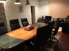 Apartament de închiriat 4 camere, în Bucuresti, zona P-ta Sfantul Stefan