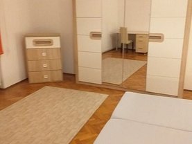 Apartament de închiriat 3 camere, în Cluj-Napoca, zona Central