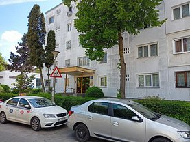 Apartament de vanzare 4 camere, în Cluj-Napoca, zona Manastur