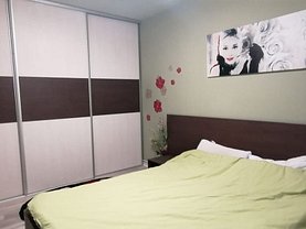 Apartament de vânzare 3 camere, în Cluj-Napoca, zona Mănăştur
