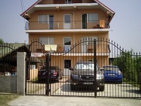Casa de vânzare 17 camere, în Costineşti, zona Central