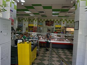 Închiriere spaţiu comercial
