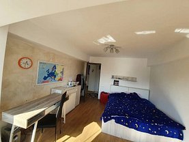 Apartament de vânzare 4 camere în Botosani, Central