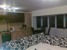 Apartament de vânzare 3 camere, în Targoviste, zona Ultracentral