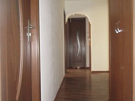 Apartament de vânzare 3 camere în Targoviste, Micro 12