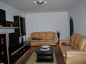 Apartament de închiriat 3 camere, în Târgovişte, zona Micro 3