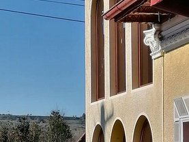 Casa de vânzare 7 camere, în Voineşti