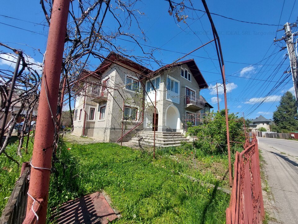 Pucioasa Dambovita, zona centrala, vanzare casa si teren