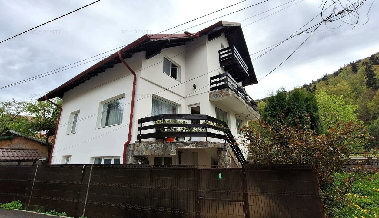 Inchiriere vila Azuga, D+P+1+M / langa partie / pensiune