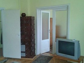 Casa de vânzare 5 camere, în Brasov, zona Florilor