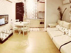 Apartament de vânzare 3 camere, în Bucuresti, zona Damaroaia