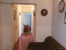 Apartament de vânzare 3 camere, în Buzău, zona Bălcescu