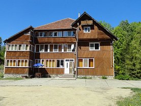 Casa de vânzare 14 camere, în Manzalesti