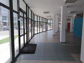 Închiriere spaţiu comercial