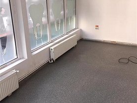 Apartament de închiriat 4 camere, în Focsani, zona Ultracentral