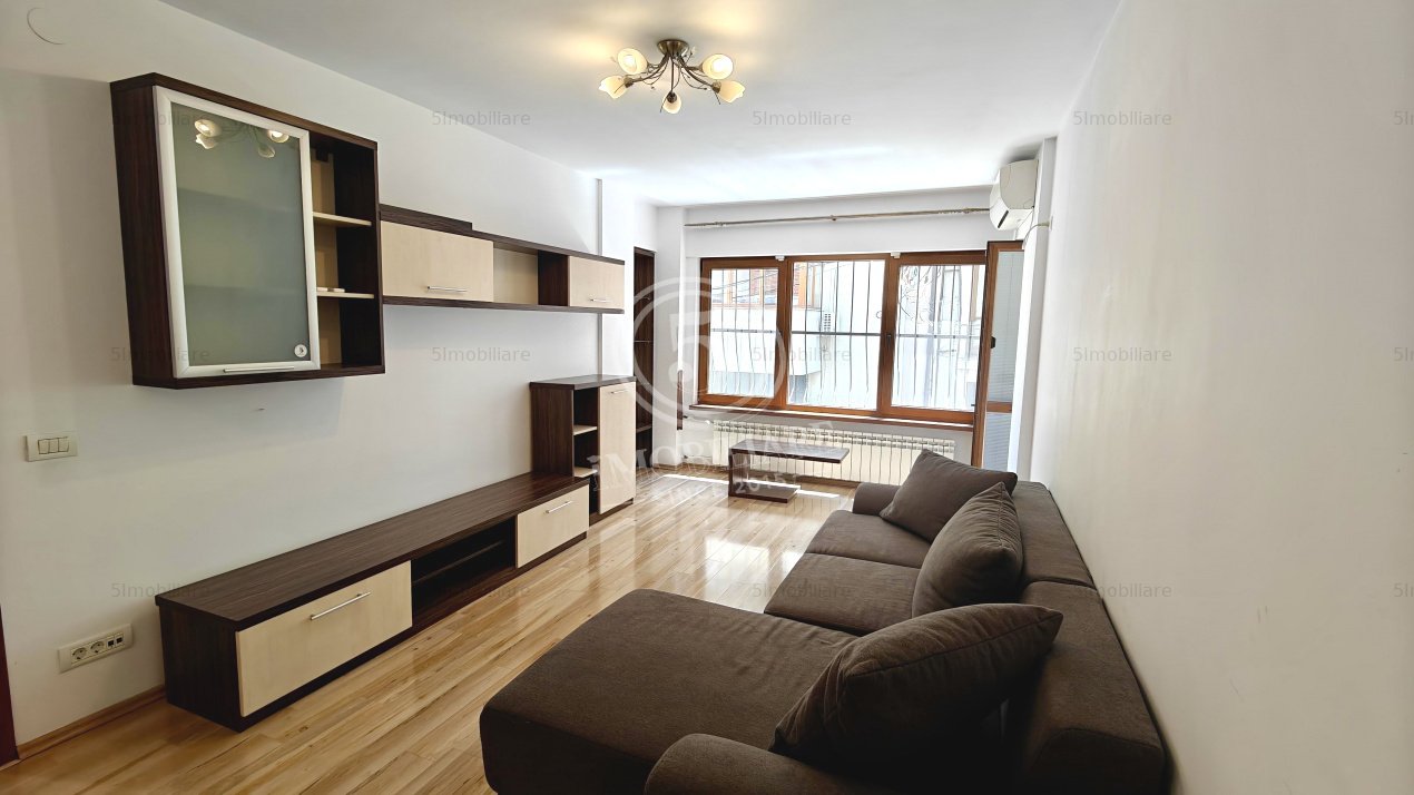 Apartament de Inchiriat 4 camere - Ştefan cel Mare