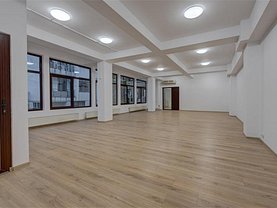 Vânzare spaţiu comercial