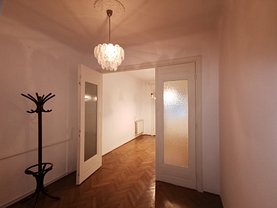 Apartament de vânzare 3 camere, în Bucureşti, zona Calea Victoriei