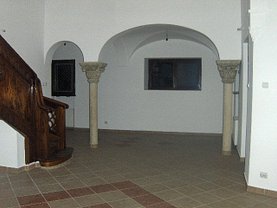 Casa de vânzare sau de închiriat 11 camere, în Bucuresti, zona P-ta Romana