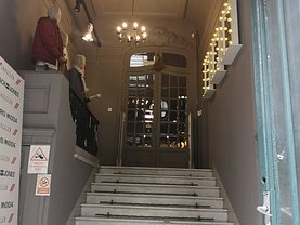 Casa de închiriat 14 camere, în Bucuresti, zona P-ta Romana